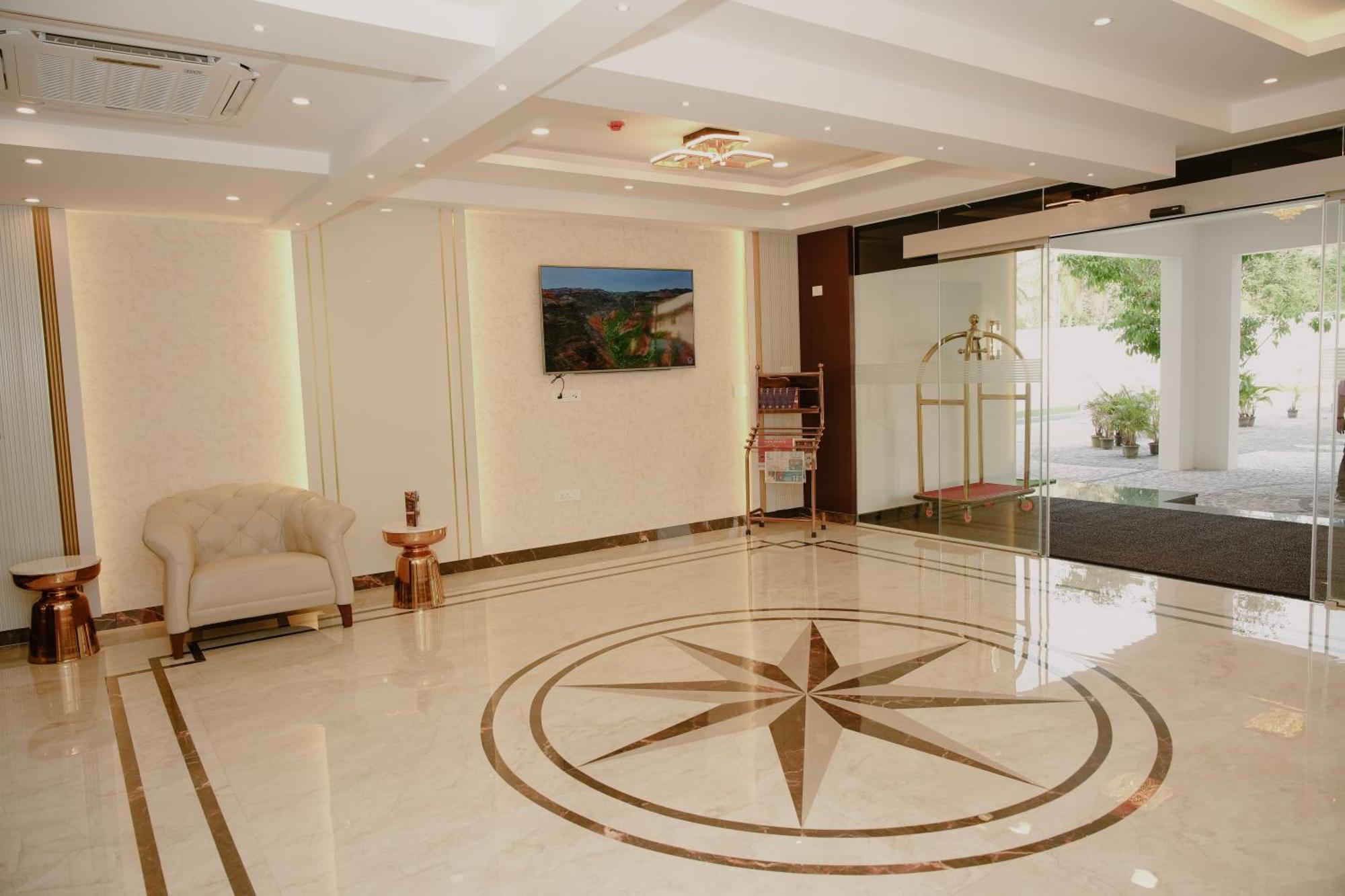 Hotel The King's Meadows Golhalli