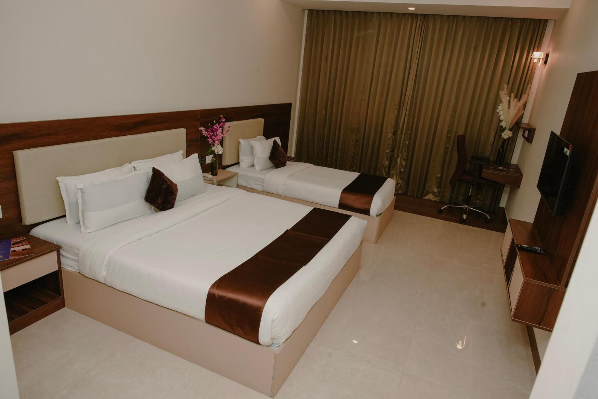 Hotel The King's Meadows Golhalli